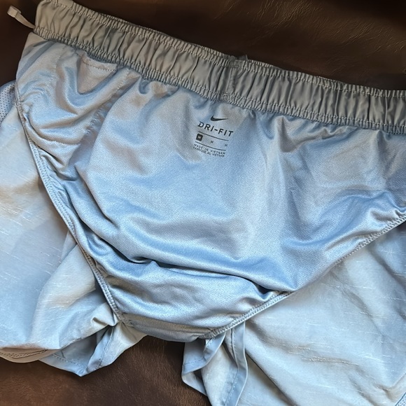 Nike running shorts - Picture 3 of 4